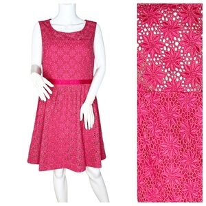 NWT. COLLETTE DINNIGAN Pink/Berry Short Day Lace Dress. Size L.